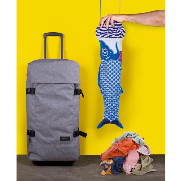 doiy-koinibori-travel-laundry-bag-blue-3
