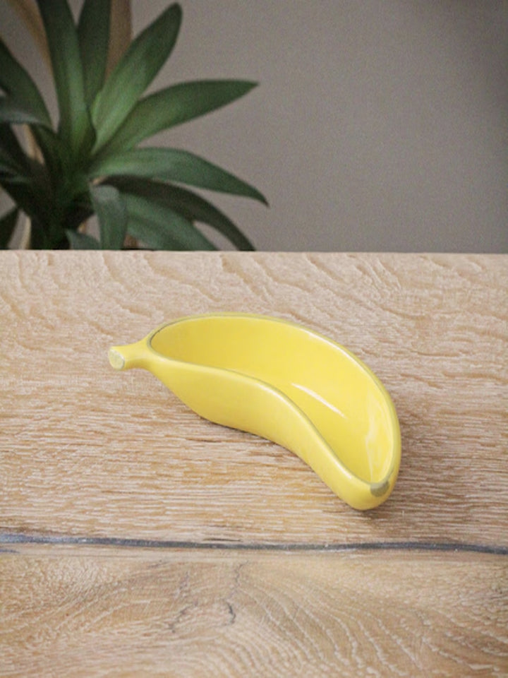 Ceramic Banana Storage Bowl, Quirky Fruit Holder for Kitchens Additional 3