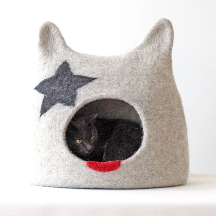 Kiss Cat Cave