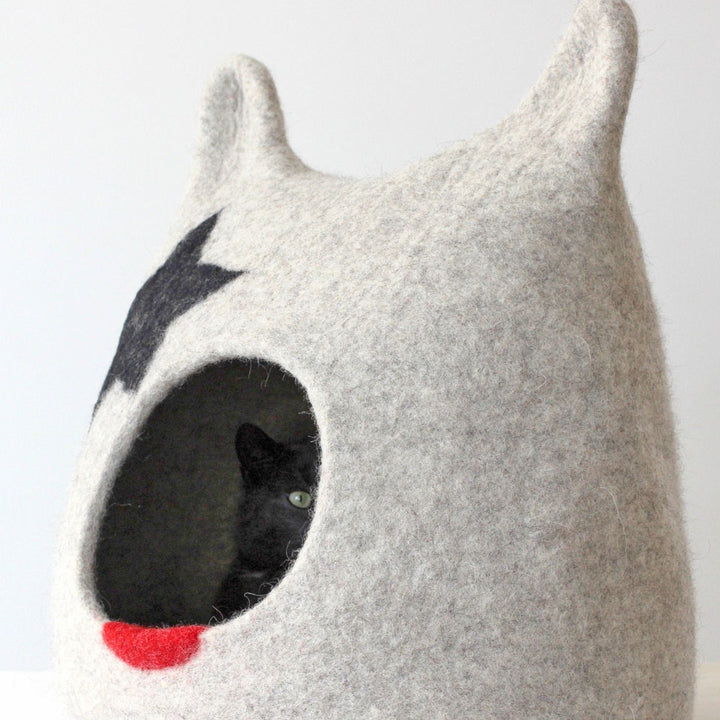 Kiss Cat Cave Additional 4