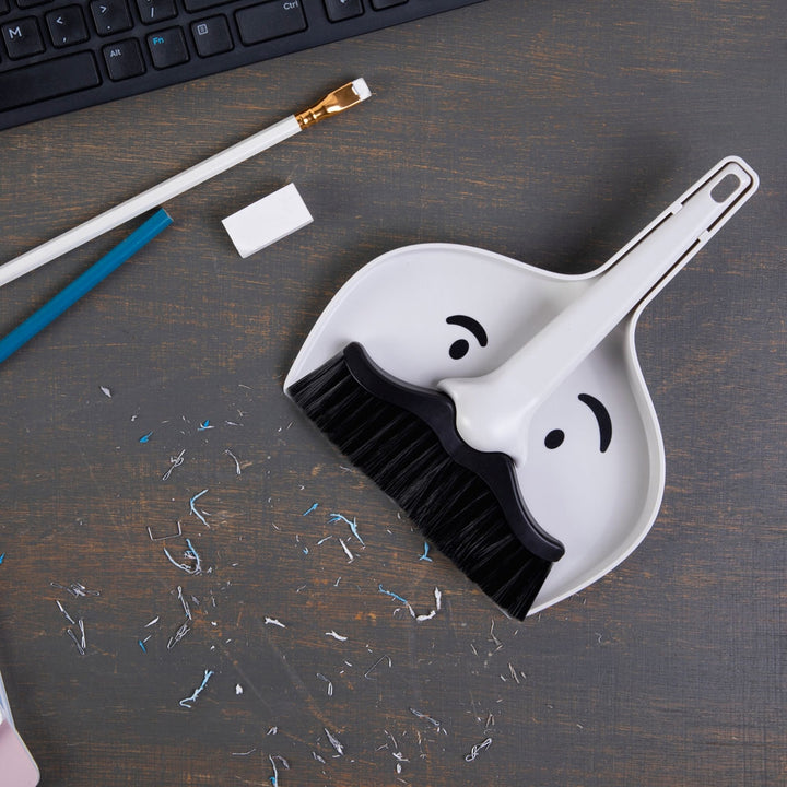Moustache Man Dustpan & Brush Additional 4
