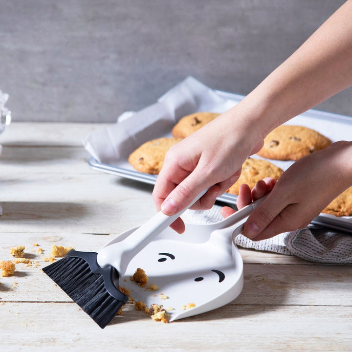 Moustache Man Dustpan & Brush Additional 5